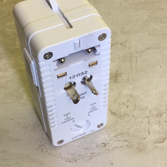 Brookstone Travel Power Converter - Picture 7 of 14